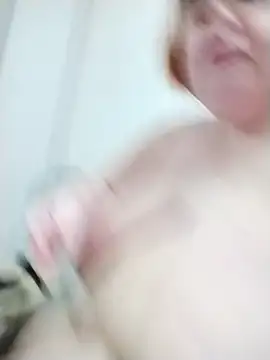 Snapshot of MIDGET-TITS chatting on 02.20.25 MIDGET-TITS online show from 02.20.25