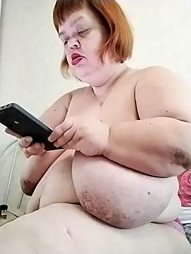 Snapshot of MIDGET-TITS chatting on 03.14.25 MIDGET-TITS online show from 03.14.25