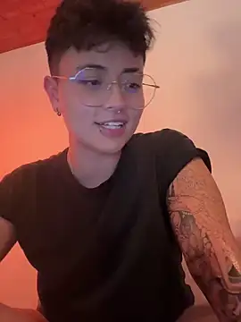 Ashley Chriss online show from 01.17.25