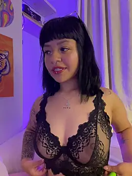 Ashley Chriss online show from 03.20.25