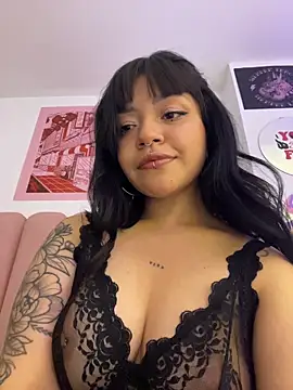 Ashley Chriss online show from 12.04.25