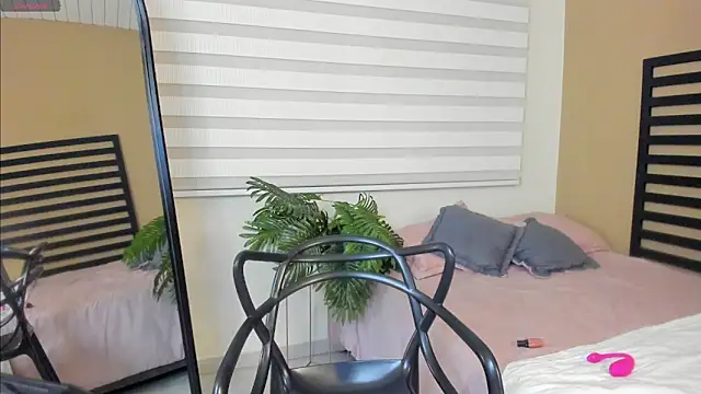 Catyloves online show from 02.08.26