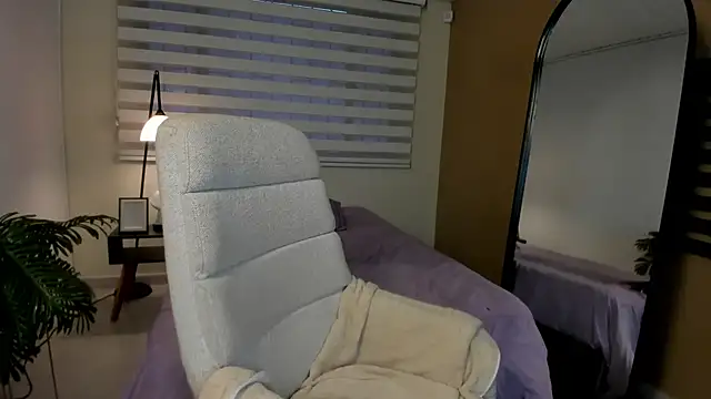 Catyloves online show from 04.28.26