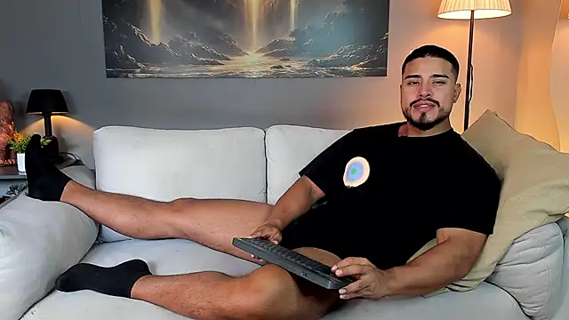 Snapshot of ApoloMakris chatting on 06.10.26 ApoloMakris online show from 06.10.26