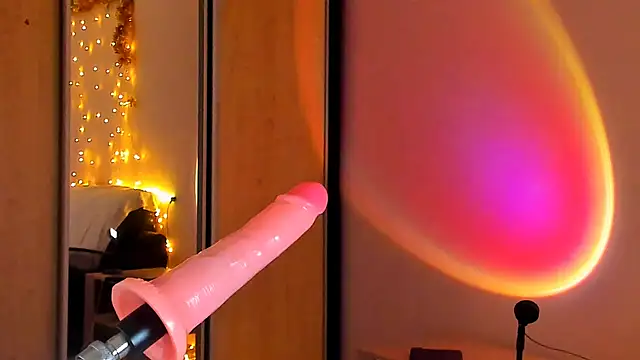 May Flower online show from 01.20.25