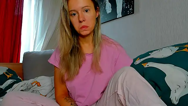 foxy blond online show from 11.09.25
