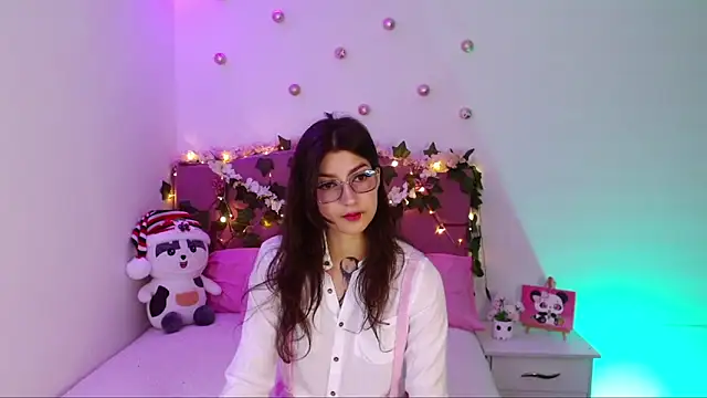 Snapshot of cami_mila9 chatting on 12.04.24 cami mila9 online show from 12.04.24