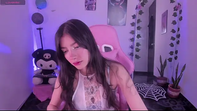 Snapshot of cami_mila9 chatting on 10.06.25 cami mila9 online show from 10.06.25