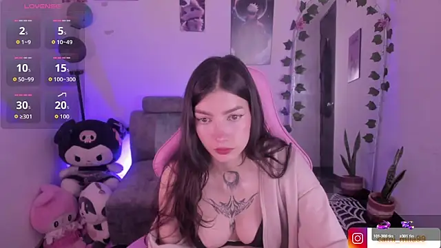 Snapshot of cami_mila9 chatting on 10.24.25 cami mila9 online show from 10.24.25