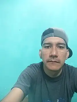 Snapshot of Carlos220493 chatting on 10.28.25 Carlos220493 online show from 10.28.25