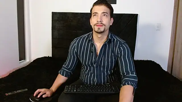 Snapshot of Ian_Daviz chatting on 06.07.26 Ian Daviz online show from 06.07.26