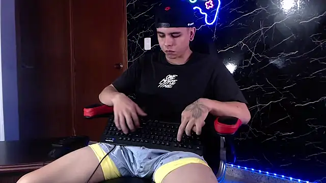 Snapshot of maty_hardx chatting on 01.04.25 maty hardx online show from 01.04.25