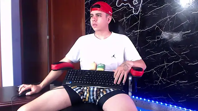 Snapshot of maty_hardx chatting on 01.10.25 maty hardx online show from 01.10.25