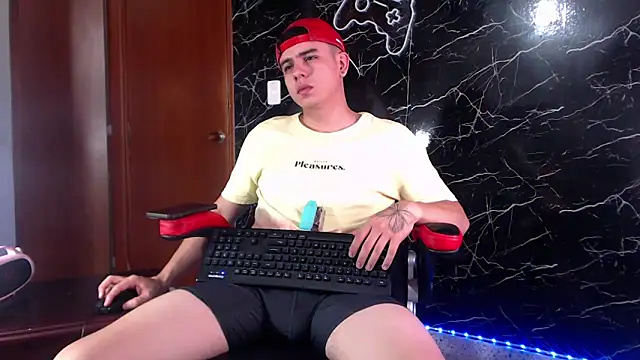 Snapshot of maty_hardx chatting on 02.17.25 maty hardx online show from 02.17.25