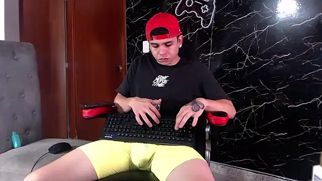 Snapshot of maty_hardx chatting on 03.11.25 maty hardx online show from 03.11.25