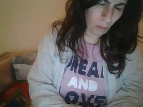 Snapshot of hairygirl80 chatting on 01.29.25 hairygirl80 online show from 01.29.25