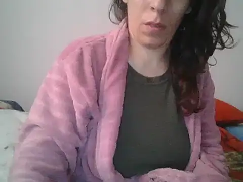 Snapshot of hairygirl80 chatting on 02.24.25 hairygirl80 online show from 02.24.25