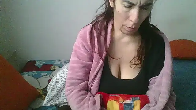 Snapshot of hairygirl80 chatting on 01.08.26 hairygirl80 online show from 01.08.26