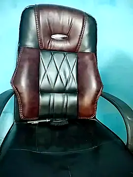 Snapshot of Sadika- chatting on 12.30.24 Sadika- online show from 12.30.24