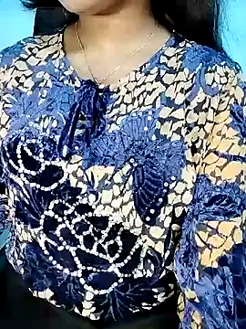 Snapshot of Sadika- chatting on 12.31.24 Sadika- online show from 12.31.24