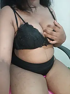 Snapshot of Sadika- chatting on 06.24.26 Sadika- online show from 06.24.26