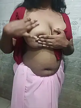 Snapshot of Sadika- chatting on 06.26.26 Sadika- online show from 06.26.26