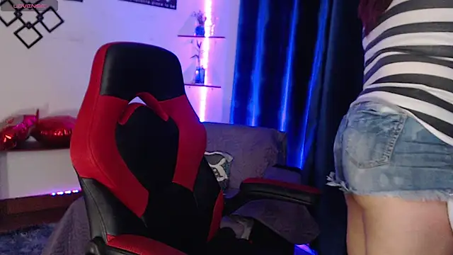 Scarlette thoms online show from 11.02.25