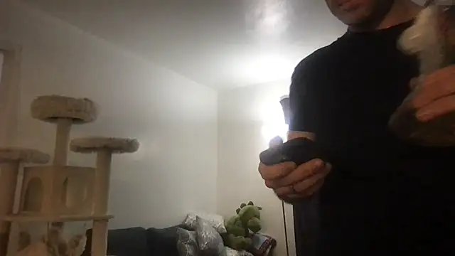 Snapshot of SpunCandy chatting on 09.27.25 SpunCandy online show from 09.27.25