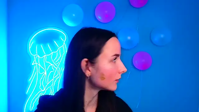 Eva Janee online show from 02.11.25