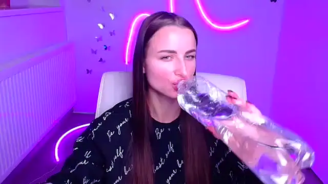 Eva Janee online show from 12.01.25