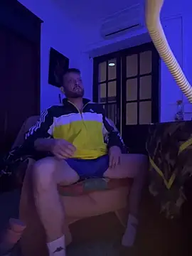 Snapshot of PutaNieves1983 chatting on 12.17.25 PutaNieves1983 online show from 12.17.25