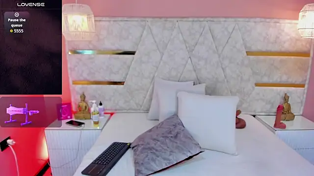 Snapshot of melany_saenz chatting on 02.20.26 melany saenz online show from 02.20.26