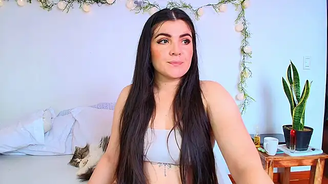 Snapshot of Amara_vega chatting on 04.23.26 Amara vega online show from 04.23.26