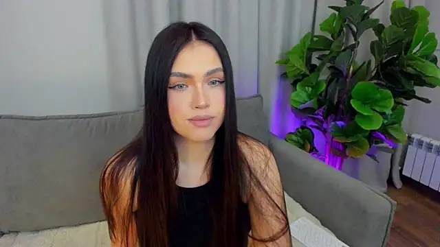 Snapshot of sexyangeloux chatting on 04.11.26 sexyangeloux online show from 04.11.26