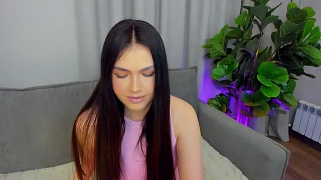 Snapshot of sexyangeloux chatting on 04.12.26 sexyangeloux online show from 04.12.26