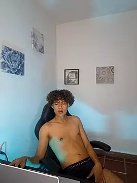 Snapshot of nickolas_moon chatting on 12.26.24 nickolas moon online show from 12.26.24