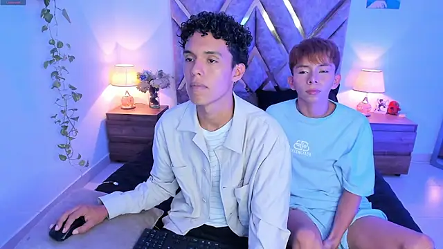 Snapshot of nickolas_moon chatting on 11.05.25 nickolas moon online show from 11.05.25