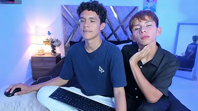 Snapshot of nickolas_moon chatting on 11.13.25 nickolas moon online show from 11.13.25