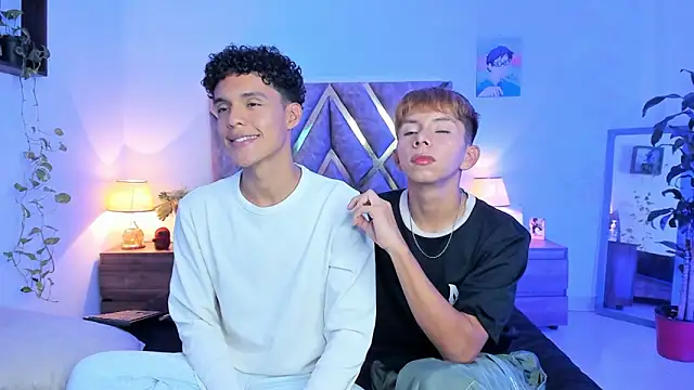 Snapshot of nickolas_moon chatting on 11.24.25 nickolas moon online show from 11.24.25