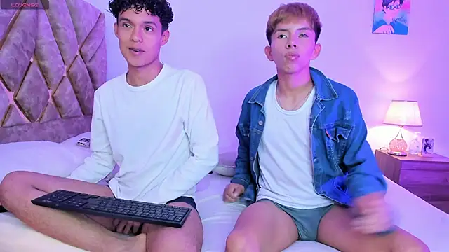 Snapshot of nickolas_moon chatting on 12.03.25 nickolas moon online show from 12.03.25