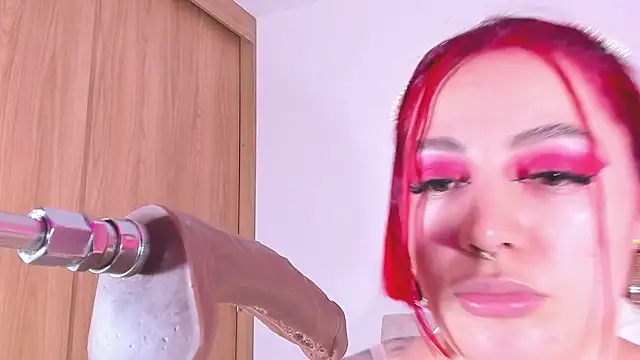 Snapshot of annika_taylor chatting on 02.10.25 annika taylor online show from 02.10.25