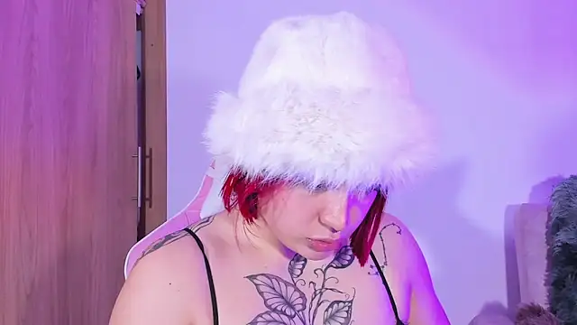 Snapshot of annika_taylor chatting on 03.04.25 annika taylor online show from 03.04.25