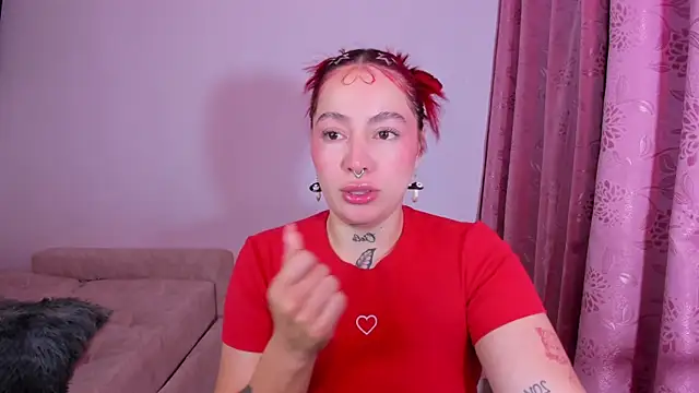 Snapshot of annika_taylor chatting on 09.30.25 annika taylor online show from 09.30.25