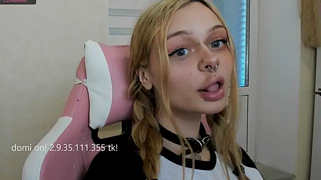 Snapshot of shy_melony chatting on 05.19.26 shy melony online show from 05.19.26