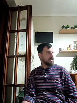 Snapshot of Frescon90 chatting on 12.21.25 Frescon90 online show from 12.21.25