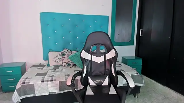 Tasha Sant online show from 09.08.25