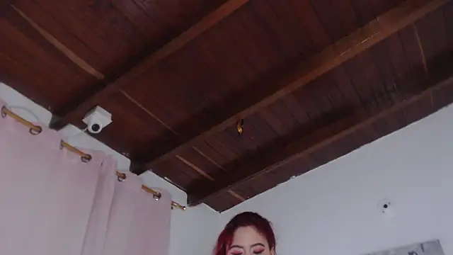 Snapshot of Amara_Red chatting on 06.01.26 Amara Red online show from 06.01.26
