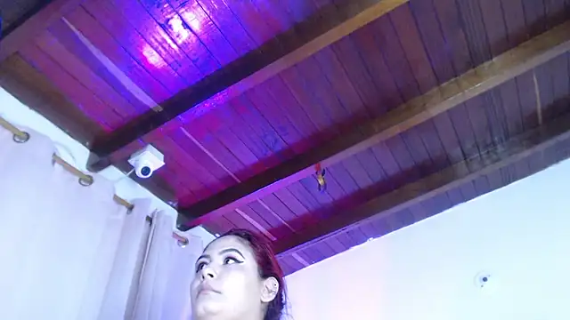 Snapshot of Amara_Red chatting on 06.10.26 Amara Red online show from 06.10.26