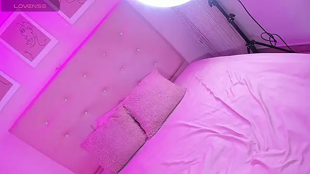 EIMY BRIGHT online show from 04.22.26