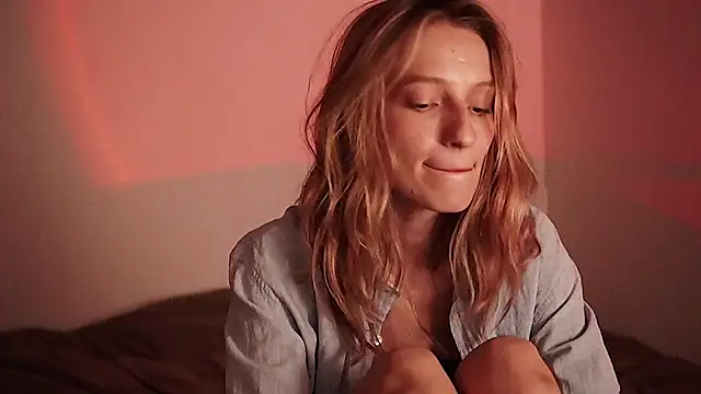 Snapshot of Stephany_talks chatting on 12.17.24 Stephany talks online show from 12.17.24